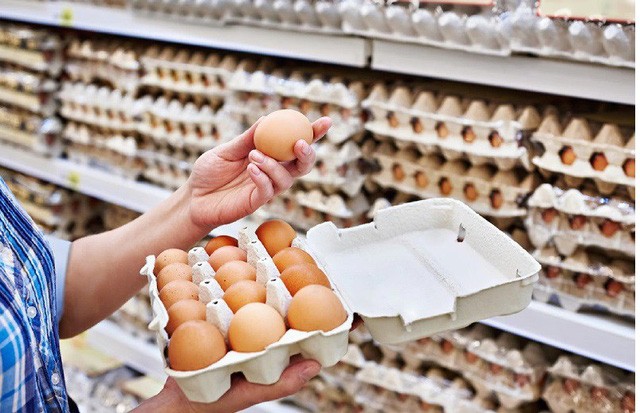 Vi khuẩn gây tiêu chảy Salmonella xâm nhập vào trứng gà như thế nào?