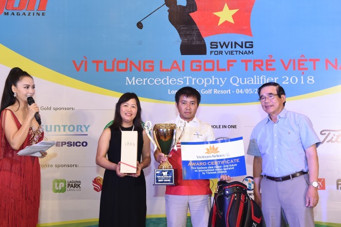 Tay golf Phạm Hồng Vươn đã xuất sắc giành ngôi Vô địch với thành tích 76 gậy