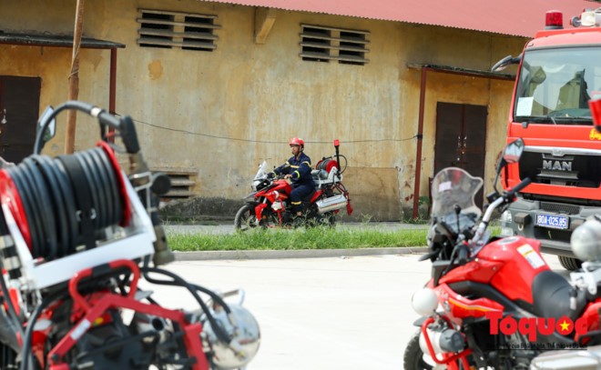 Cận cảnh siêu moto chữa cháy của lính cứu hoả Việt Nam