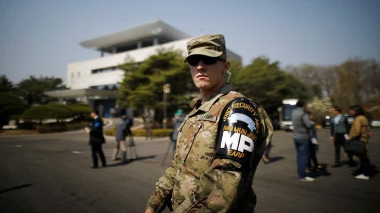 Một binh sĩ Mỹ đồn trú tại Hàn Quốc. Ảnh: Reuters