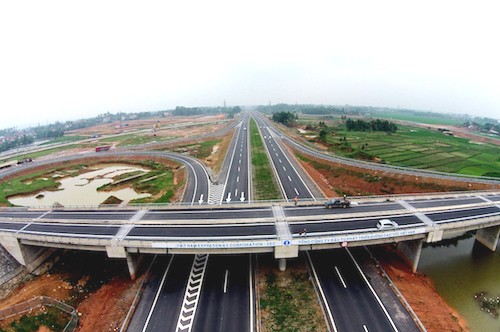 Bộ Giao thông đang đẩy nhanh tiến độ các dự án cao tốc Bắc Nam. Ảnh: Giang Huy