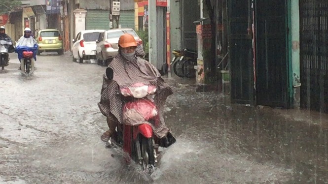 Cảnh báo mưa kéo dài từ đêm mai ở Hà Nội và nhiều nơi