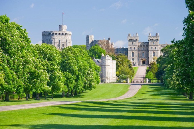 Thị trấn hút khách nhất nước Anh nhờ Hoàng tử Harry và Công nương Meghan