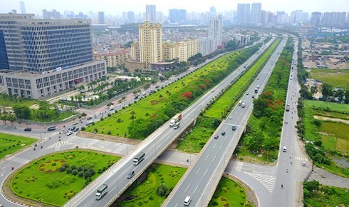 Đại lộ Thăng Long là một trong những tuyến đường huyết mạch của thủ đô đi qua huyện Hoài Đức. Ảnh: Bá Đô.