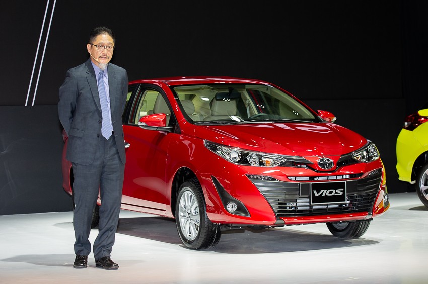 Ông Toru Kinoshita – Tổng Giám đốc Toyota Việt Nam trong buổi họp báo ra mắt Vios & Yaris thế hệ mới