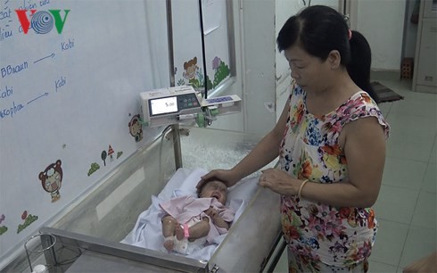 Bệnh nhi đang được chăm sóc tích cực tại Bệnh viện Nhi Đồng 1 