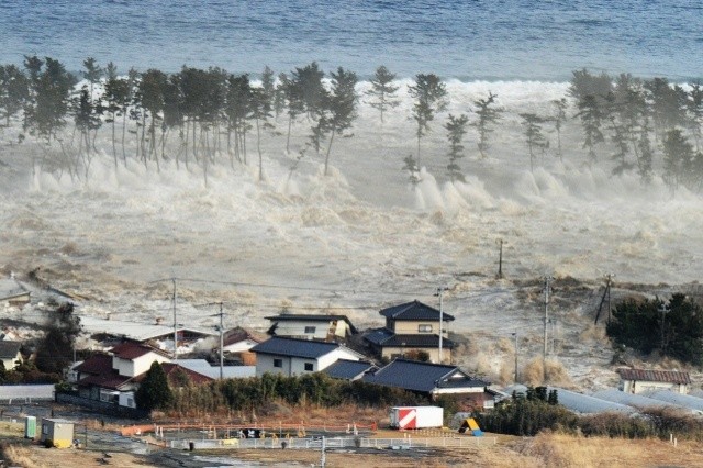 Sóng thần ập vào Indonesia cao tới 11,3 mét