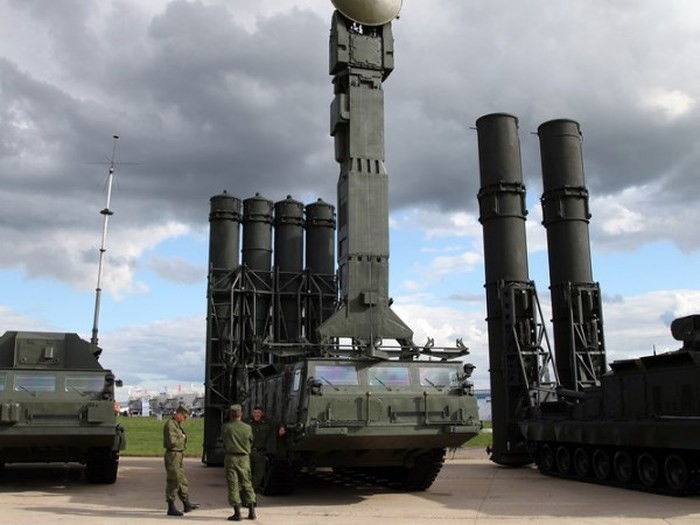 Hệ thống phòng thủ tên lửa S-300 của Nga