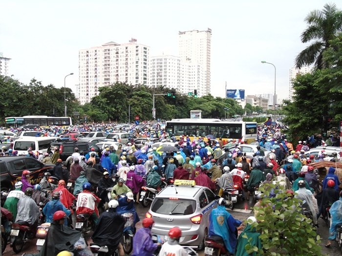 Ùn tắc giao thông gây thiệt hại lớn về kinh tế xã hội cho Hà Nội