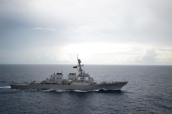 Tàu khu trục USS Decatur hoạt động trên Biển Đông vào tháng 10/2016. Ảnh: Hải quân Mỹ.