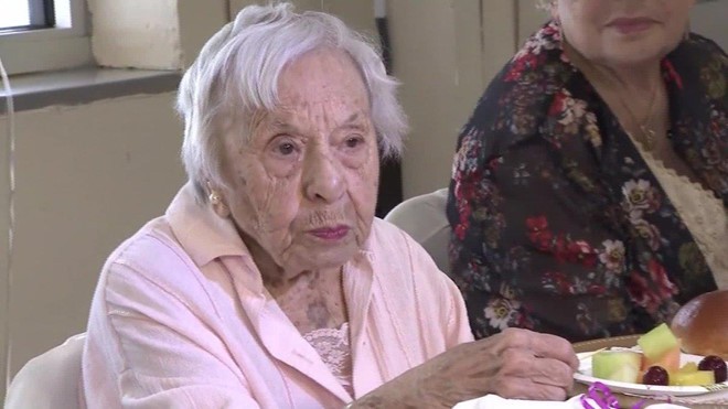 Cụ bà Louise Signore vừa bước sang tuổi 107 vào ngày 31/7. Ảnh: CNN