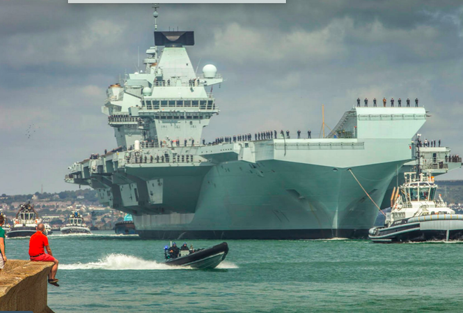 Tàu sân bay HMS Queen Elizabeth của Anh dự kiến sẽ đến biển Đông vào năm 2021. (Ảnh: Plymouthherald)