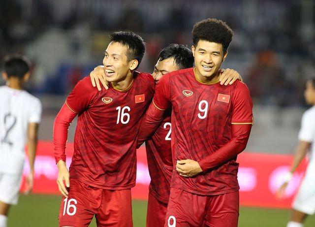 Các cầu thủ U22 Việt Nam ăn mừng bàn thắng thứ ba vào lưới U22 Campuchia (Ảnh Dân trí)