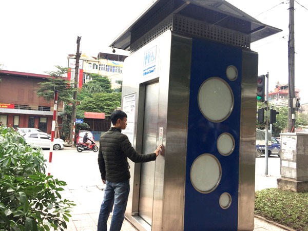 Hà Nội lắp đặt thử nghiệm nhà vệ sinh công cộng thông minh