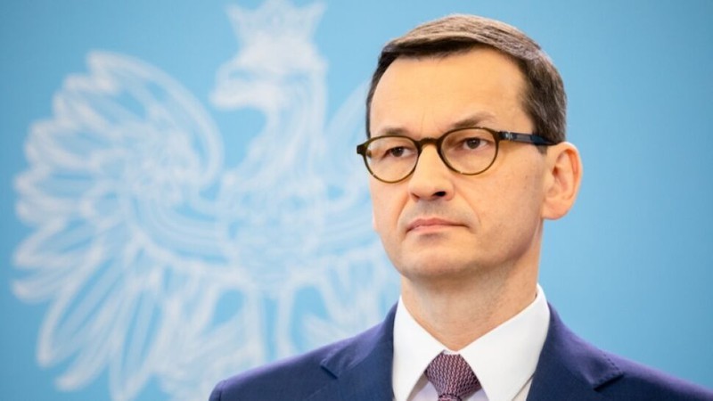 Thủ tướng Ba Lan Mateusz Morawiecki cho biết, chính phủ nước này sẽ cho phép mở lại các nhà hàng và tiệm cắt tóc vào ngày 18/5 tới. Ảnh" Podtail