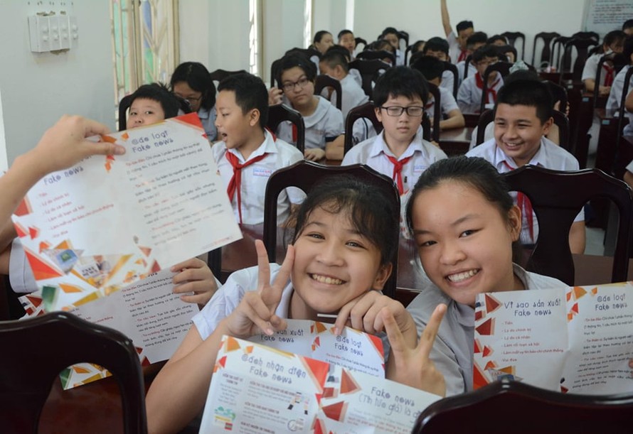 Lớp học kỹ năng chống tin giả ở một trường trung học cơ sở tại Đà Nẵng