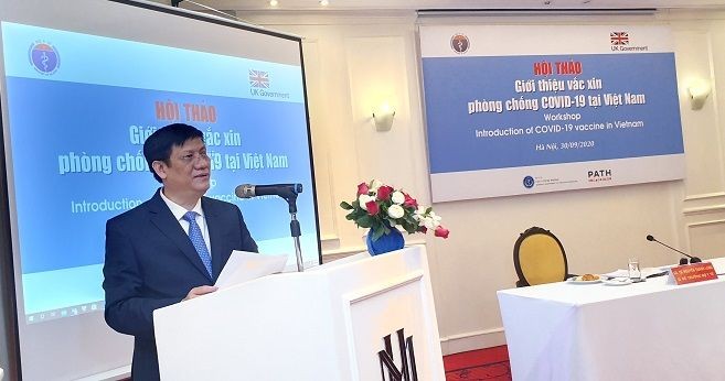Quyền Bộ trưởng Nguyễn Thanh Long thông tin, Việt Nam đang thúc đẩy nhanh quá trình nghiên cứu để có vaccine 'made in Viet Nam' cho người Việt Nam.