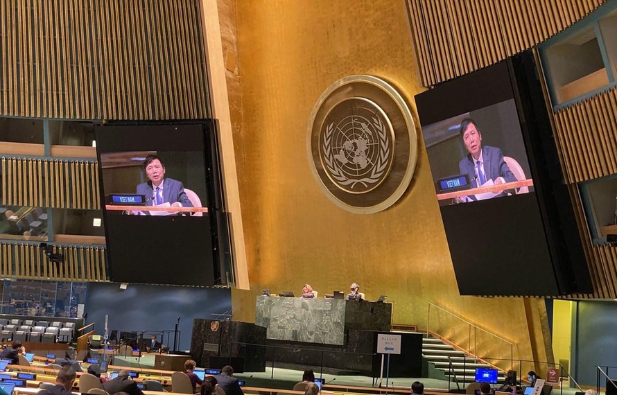 Đại sứ Đặng Đình Quý, Trưởng phái đoàn đại diện thường trực Việt Nam tại Liên hợp quốc phát biểu trong cuộc họp tại Đại hội đồng Liên hợp quốc ngày 23/11/2020. (Ảnh: Hữu Thanh/TTXVN)