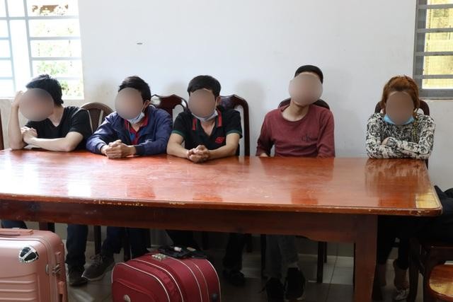 Xử phạt 7 người Việt Nam chuẩn bị xuất cảnh trái phép qua Campuchia