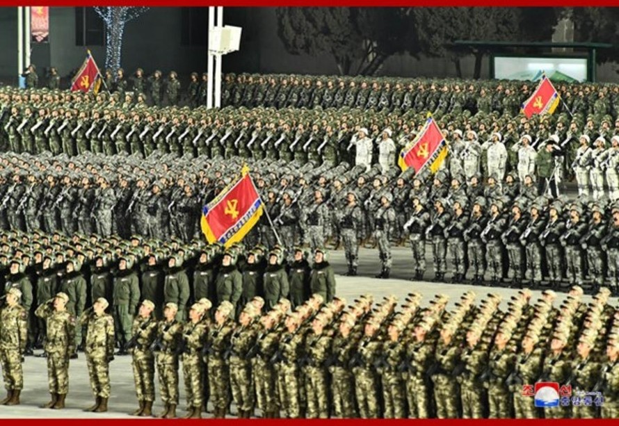 Triều Tiên duyệt binh mừng thành công Đại hội Đảng