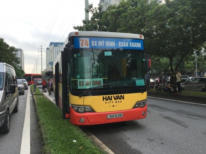 Bộ Y tế tìm khẩn cấp người đi xe bus tuyến 74 tại Hà Nội