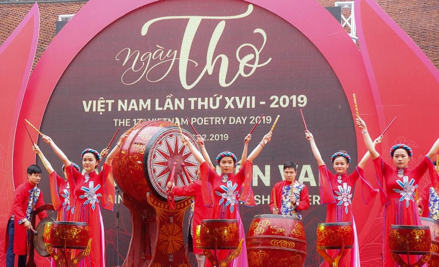 Hoãn ngày Thơ Việt Nam tại Văn Miếu Quốc Tử Giám