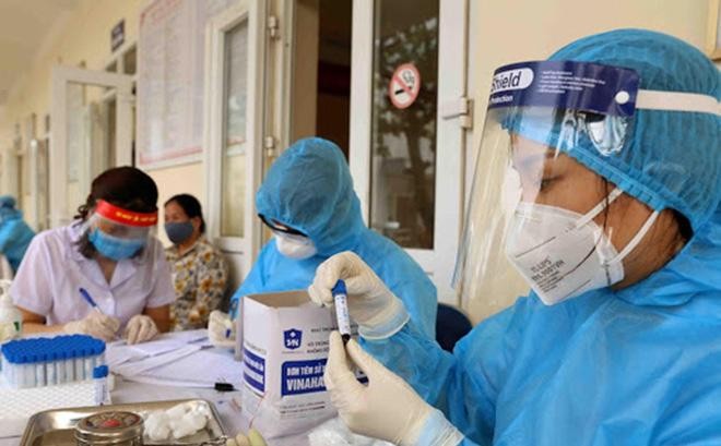 200 bác sĩ, nhân viên y tế Quảng Ninh 'xuất quân' sang Bắc Giang hỗ trợ phòng chống dịch
