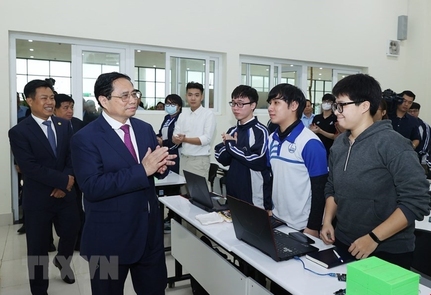 Thủ tướng Phạm Minh Chính thăm Đại học Quốc gia Hà Nội và Trường Đại học FPT