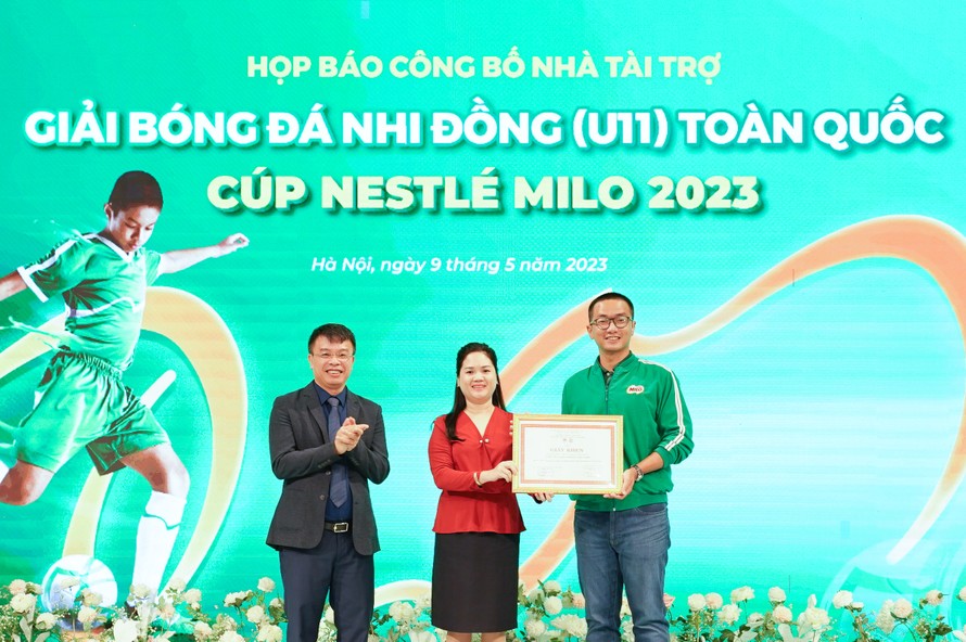 Tại Lễ họp báo, Nestlé Việt Nam đã vinh dự đón nhận bằng khen từ Liên đoàn Bóng đá Việt Nam cho chương trình Năng Động Việt Nam, ghi nhận những thành tích và đóng góp đối với sự nghiệp phát triển bóng đá trẻ nước nhà.