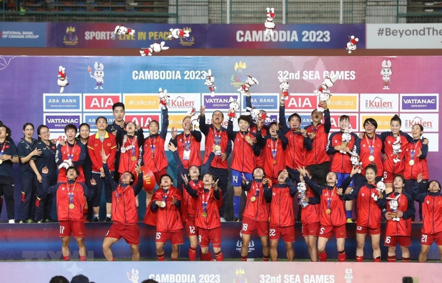 Đội tuyển Bóng đá nữ Việt Nam giành HCV SEA Games 32.