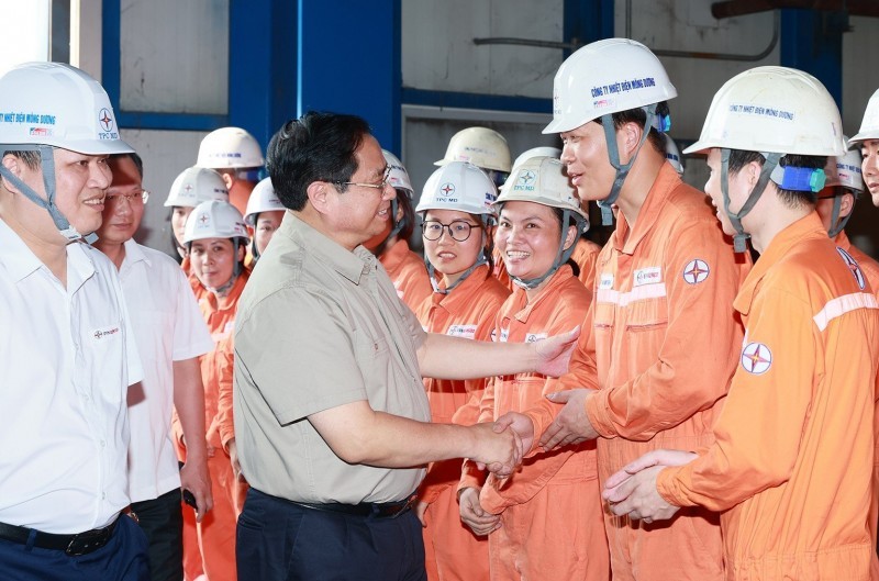 Thủ tướng kiểm tra tình hình sản xuất, cung ứng điện và khai thác, cung cấp than cho sản xuất điện