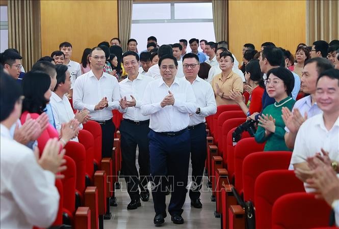 Thủ tướng Chính phủ Phạm Minh Chính đến thăm và làm việc với Hội Nhà báo Việt Nam. Ảnh: Dương Giang/TTXVN
