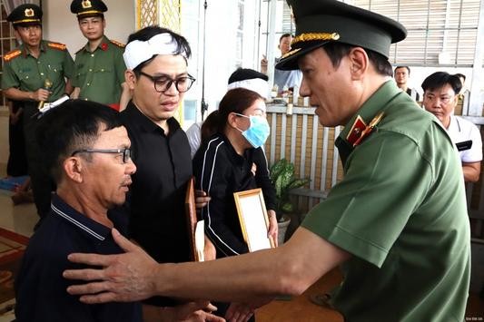 Cấp Bằng “Tổ quốc ghi công” cho 6 liệt sỹ thuộc Bộ Công an và tỉnh Đắk Lắk