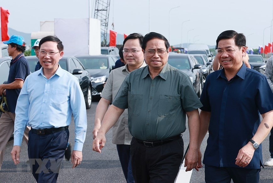 Thủ tướng dự khánh thành cầu Như Nguyệt và khởi công dự án nhà ở xã hội tại Bắc Giang