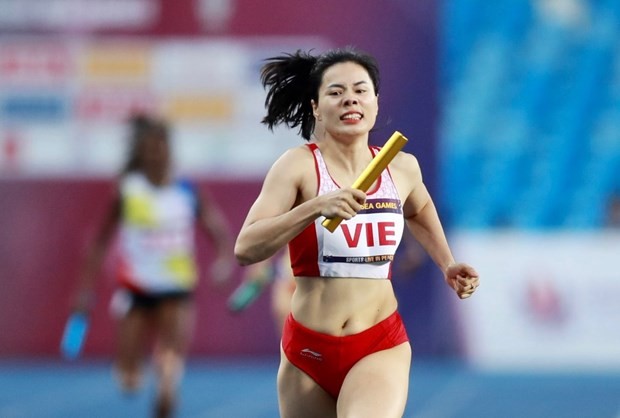 Vận động viên Nguyễn Thị Huyền trong đội hình Tiếp sức 4x400m Nữ Việt Nam. 