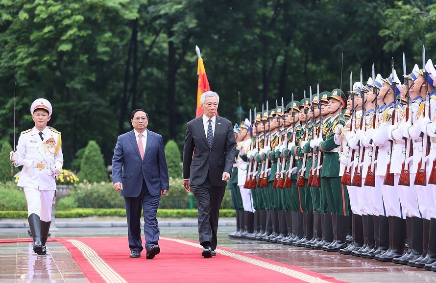 Thủ tướng Phạm Minh Chính chủ trì Lễ đón Thủ tướng Singapore thăm chính thức Việt Nam