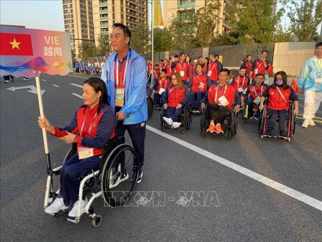 Đoàn thể thao người khuyết tật Việt Nam tại lễ bế mạc Đại hội thể thao người khuyết tật châu Á lần thứ 4 (Asian Para Games 2023). Ảnh: TTXVN