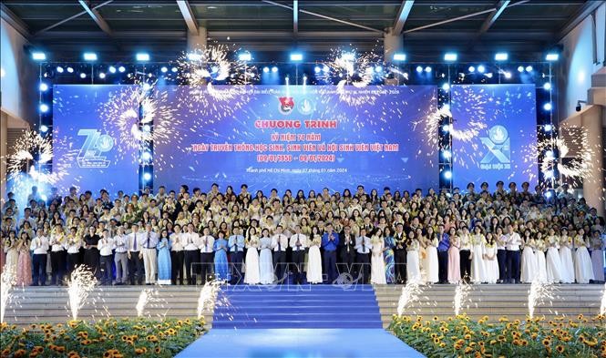 Đại biểu và 328 gương học sinh, sinh viên, cán bộ Đoàn, Hội được tuyên dương tại chương trình. Ảnh: Hồng Giang - TTXVN