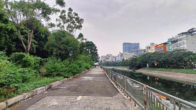 Hà Nội: Gấp rút hoàn thiện tuyến đường dành riêng cho xe đạp đi dọc sông Tô Lịch