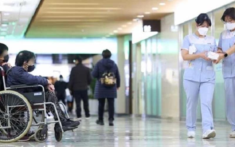 Hàn Quốc huy động bác sỹ quân y để đối phó đình công của bác sỹ tập sự
