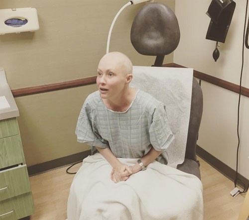 Shannen Doherty đăng bức ảnh mới nhất khi chuẩn bị xạ trị hôm 28/11.