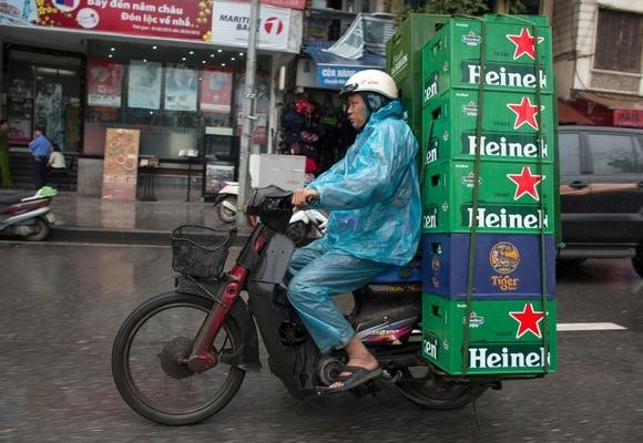 Thị trường bia Việt Nam đang phát triển mạnh và được Heineken đánh giá tiềm năng thứ hai trên thế giới sau Mexico. Ảnh: AP.