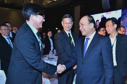 Thủ tướng tham dự Hội nghị kinh doanh ASEAN Bloomberg 2016 tại Hà Nội. 