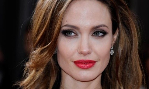  Nữ diễn viên Angelina Jolie từng được bầu chọn là người phụ nữ đẹp nhất thế giới. Ảnh: Huffington Post.