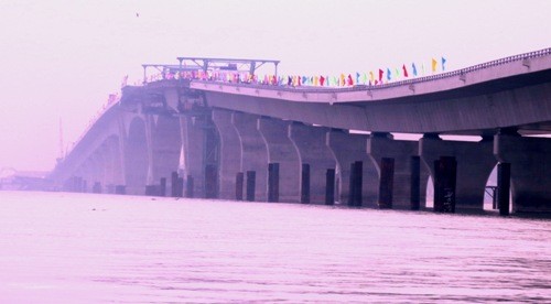  Cầu Tân Vũ - Lạch Huyện chính thức hợp long nhịp thông thuyền dài nhất của cầu.