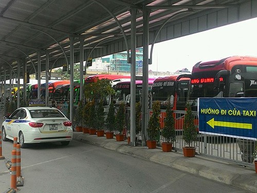 Nhiều nhà xe cho rằng phí dịch vụ tại bến xe Nước Ngầm khá cao. 