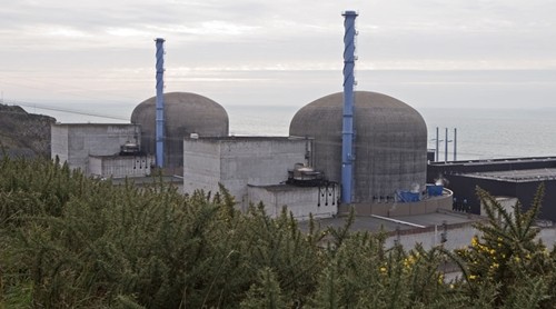 Nhà máy điện hạt nhân Flamanville ở tây bắc Pháp. Ảnh: Reuters