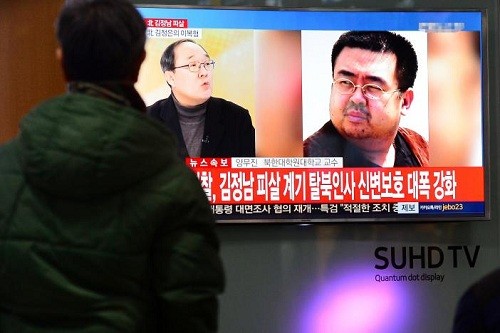  Bản tin về cái chết của Kim Jong-nam trên truyền hình Hàn Quốc. Ảnh: Reuters
