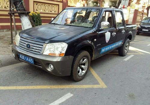 Hình ảnh xe của Đội trật tự đô thị phường Bình Thuận đỗ sai quy định được phản ảnh đến Facebook của CSGT Đà Nẵng.