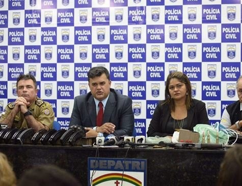 Cảnh sát bang Pernambuco tổ chức họp báo về vụ cướp táo tợn ngày 21/2.